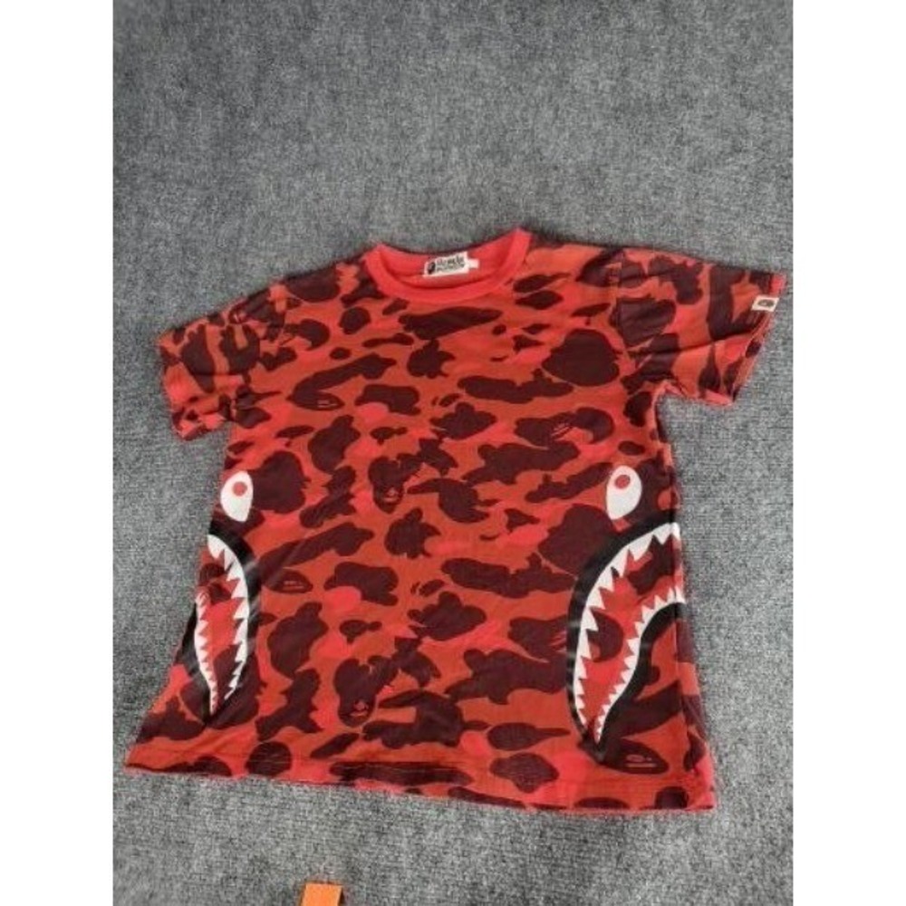 A Bathing Ape BAPE Red Color Camo Side Shark T-Shirt Mens Small Streetwear Tee